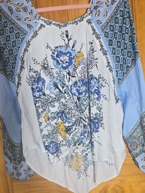 Free People Boho Floral Raglan Peasant Top - Blue & White